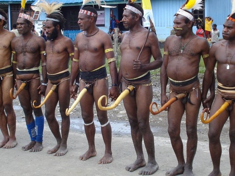 Người Papua có dương vật to